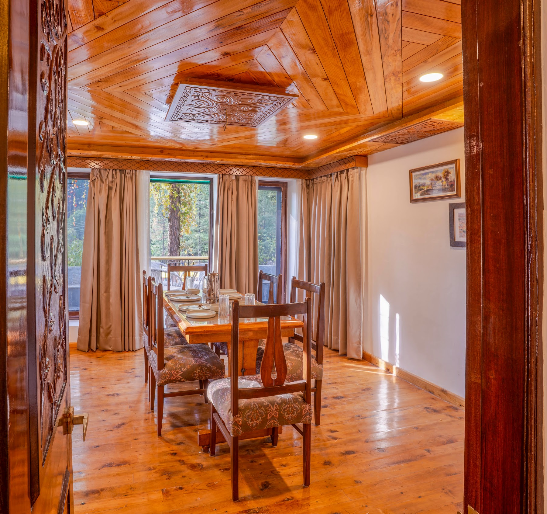 Dining area of the Hall Balcony Suite