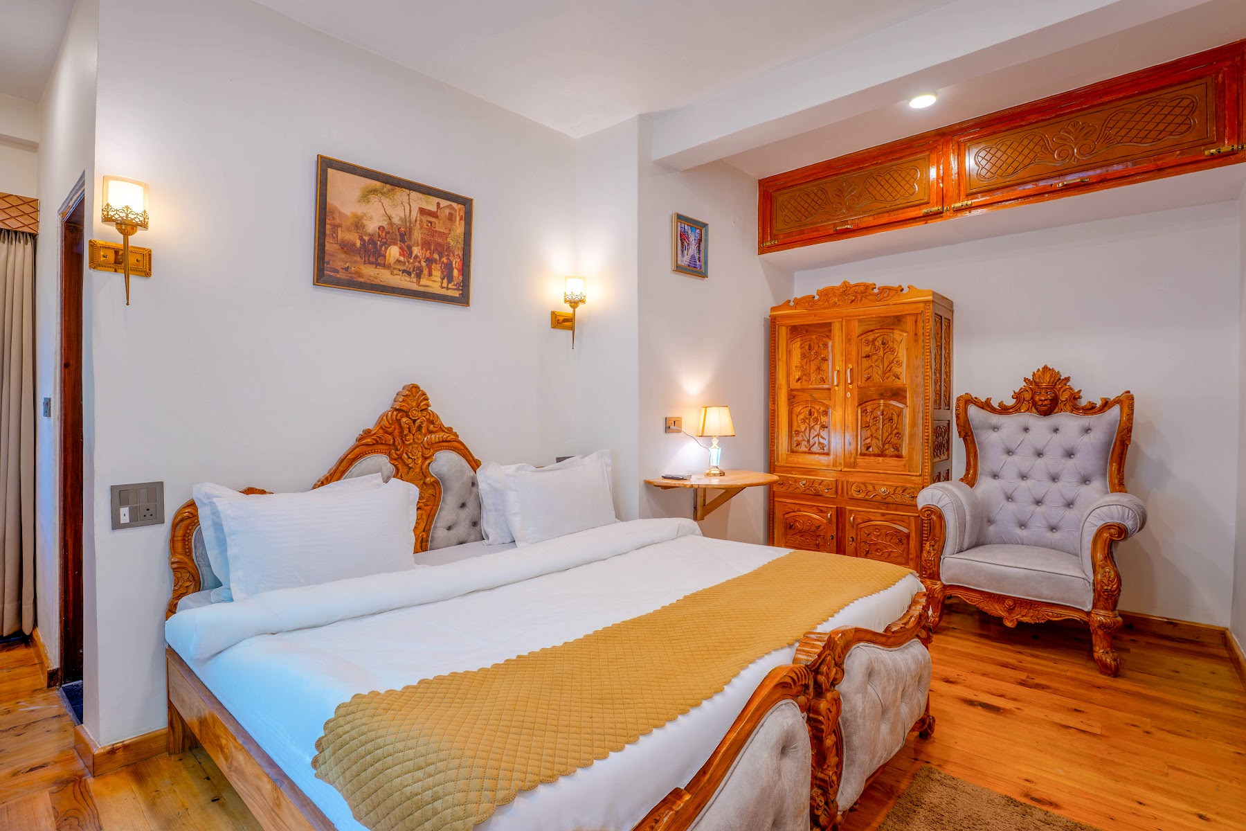 Second bedroom of the Courtyard Suite